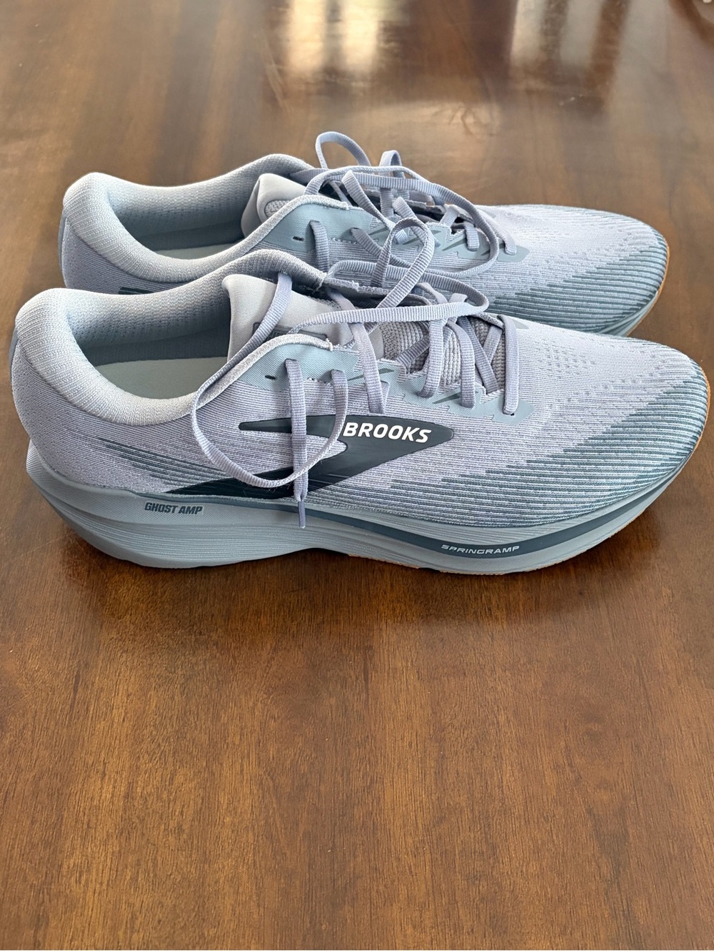 Never worn Brooks Men’s Ghost AMP Running Shoes - Light Gray